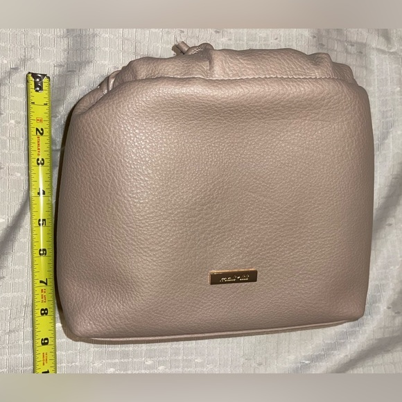 Vegan Leather Handbag & Cosmetic Bag 2-Piece Set - Picture 8 of 14